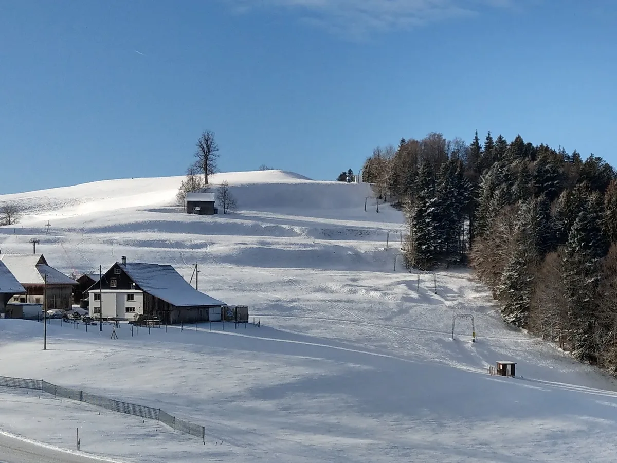Der Skilift Ghöch in Bäretswil im Winter 2018/2019.